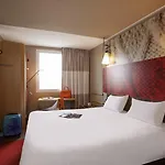 翁弗勒尔宜必思酒店 3*